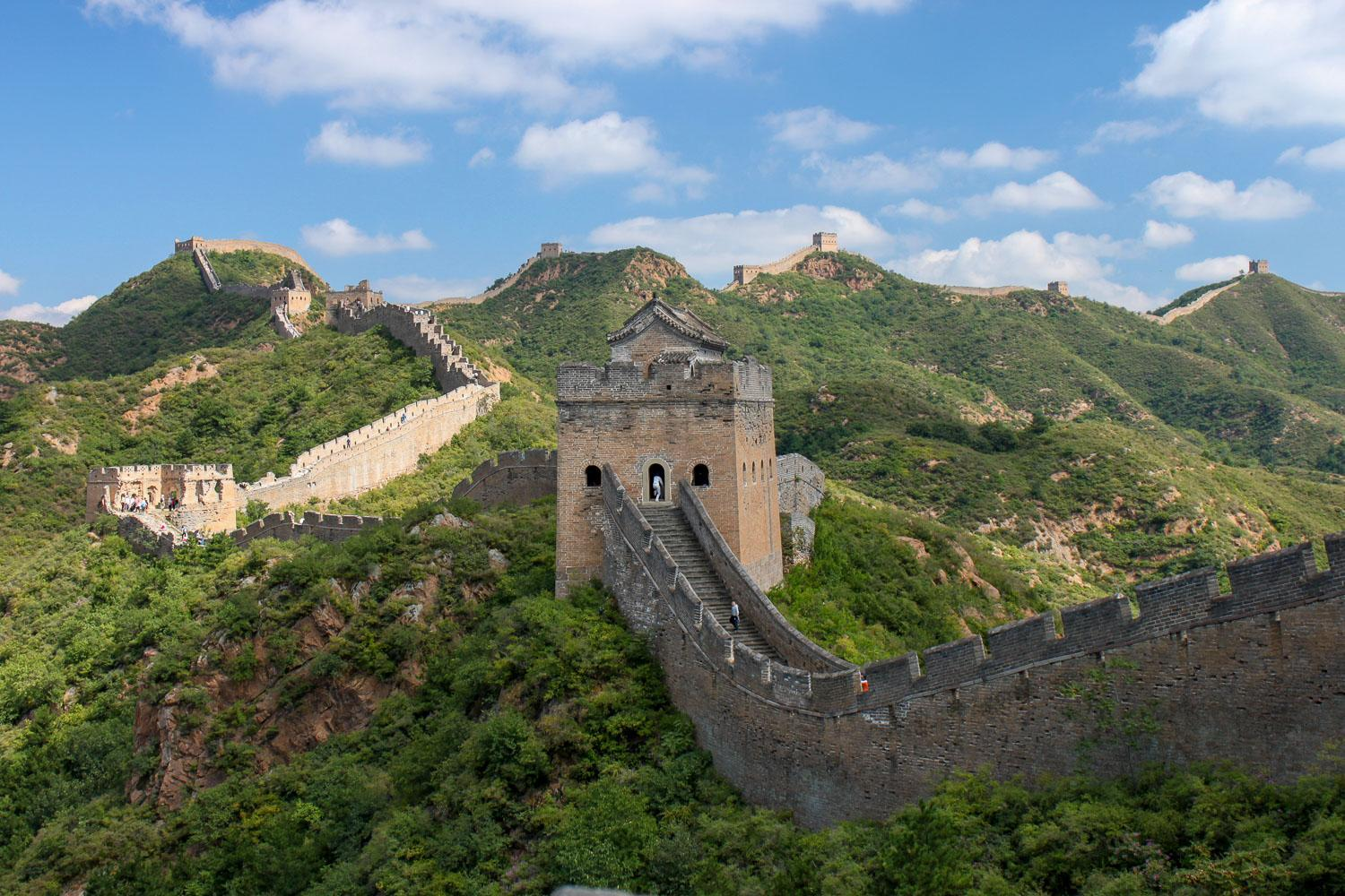 Great Wall watchtowers and ridge at Jinshanling